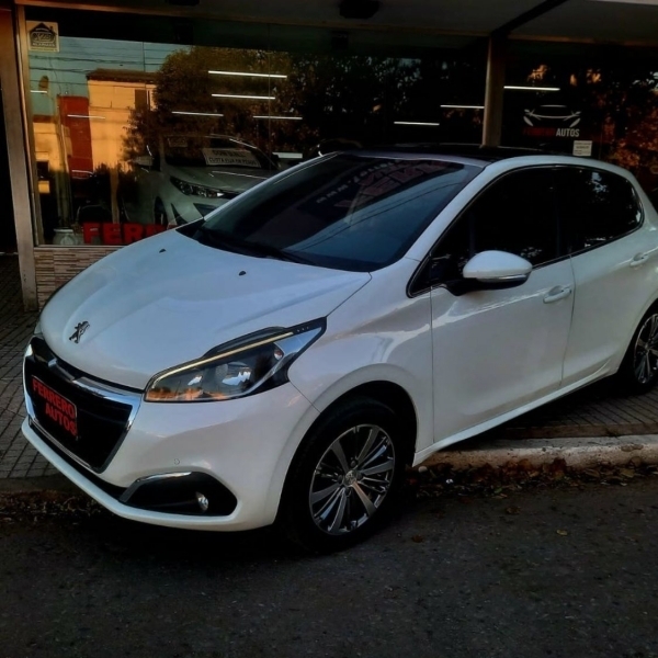 PEUGEOT 208 FELINE 2017