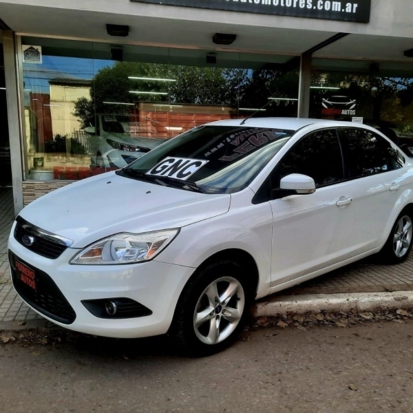 FORD FOCUS II TREND EXE SEDAN GNC 2011