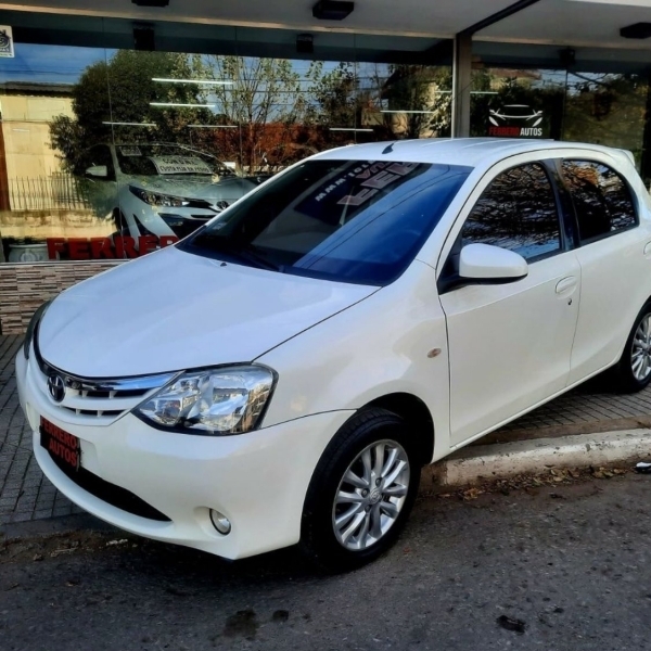 TOYOTA ETIOS XLS 5P. 2014