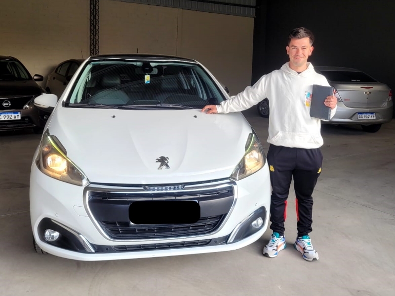 ENTREGA PEUGEOT 208 FELINE 2017 -FABRICIO-