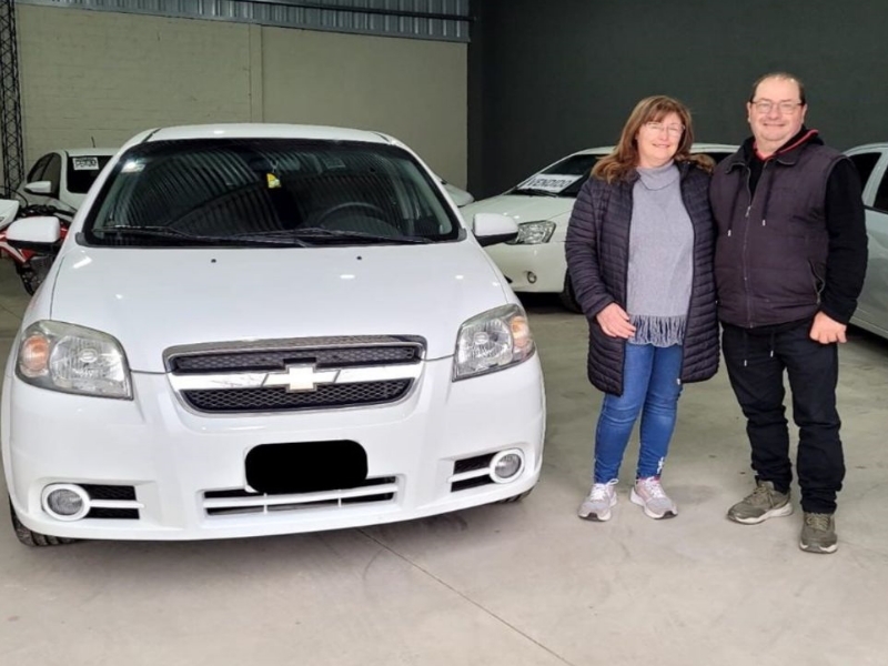ENTREGA CHEVROLET AVEO LT 2011 -DANIEL Y NORMA-